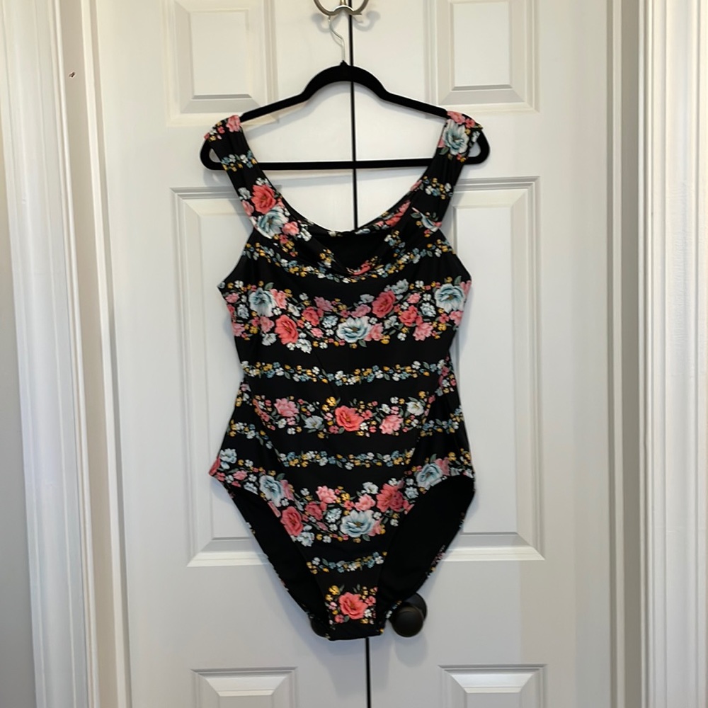 Old navy swimsuit size xxl